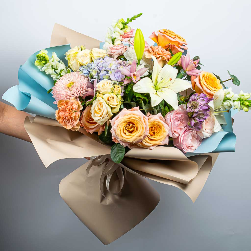 Oh La La Premium Deluxe Flower Bouquet