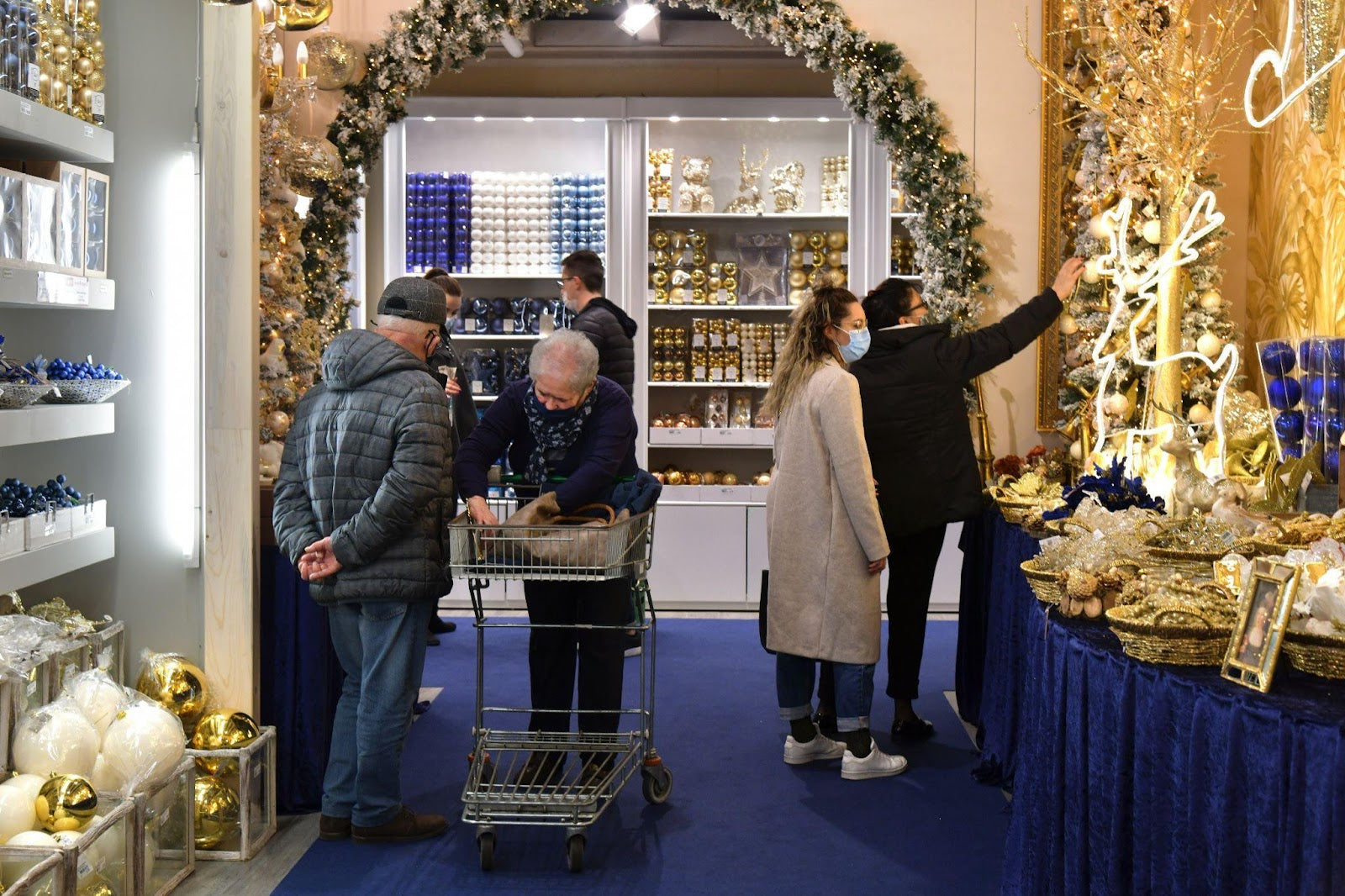 Why Should I Prepare For Christmas Shopping Early?