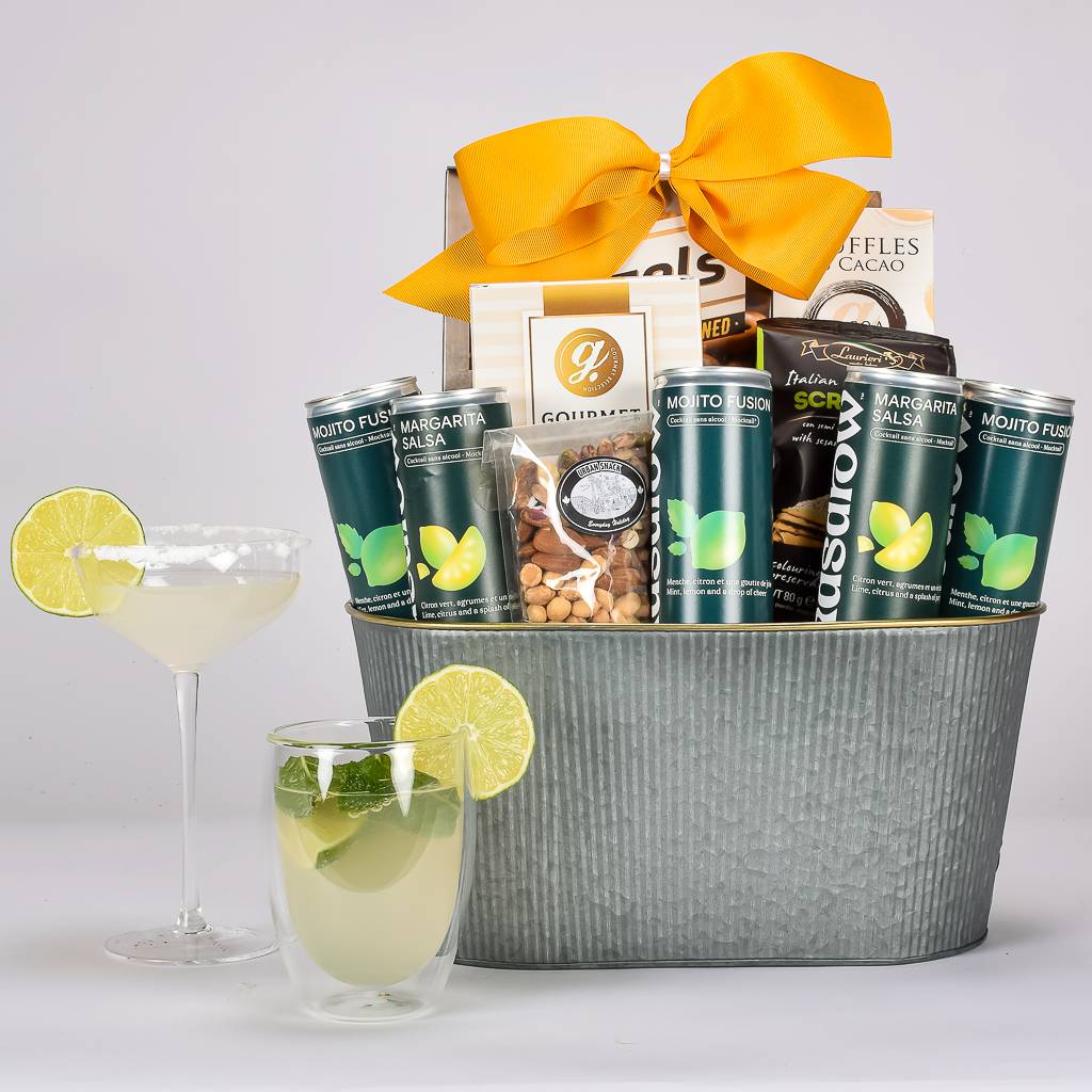 Delicious Summer Mocktails With Nuts, Crackers, Chocolate and Cookies