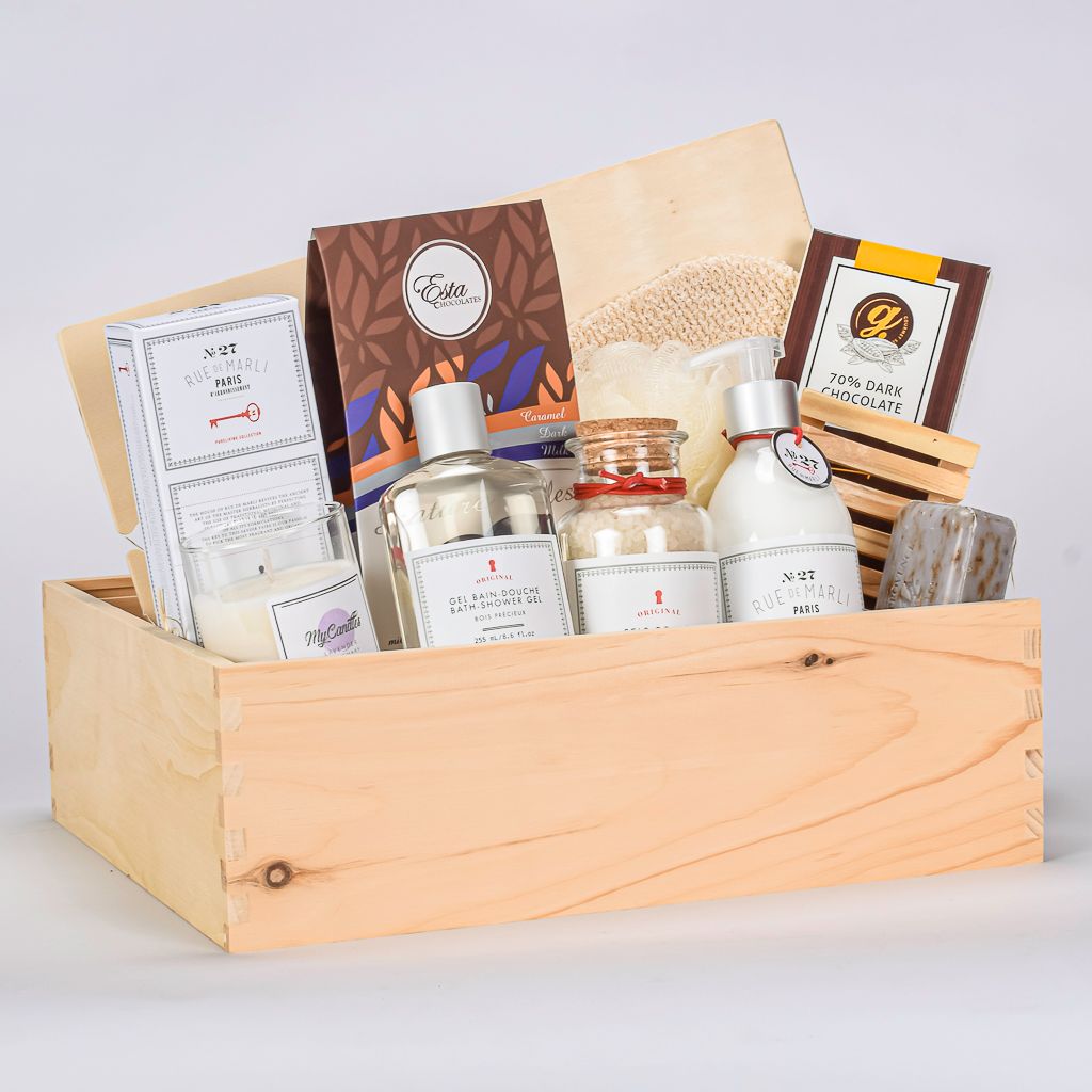 Spa Gift Wooden Box With Bath Puff, Body Lotion, Gel, Bath Salth, French Bar Soap, Glove And Chocolate 