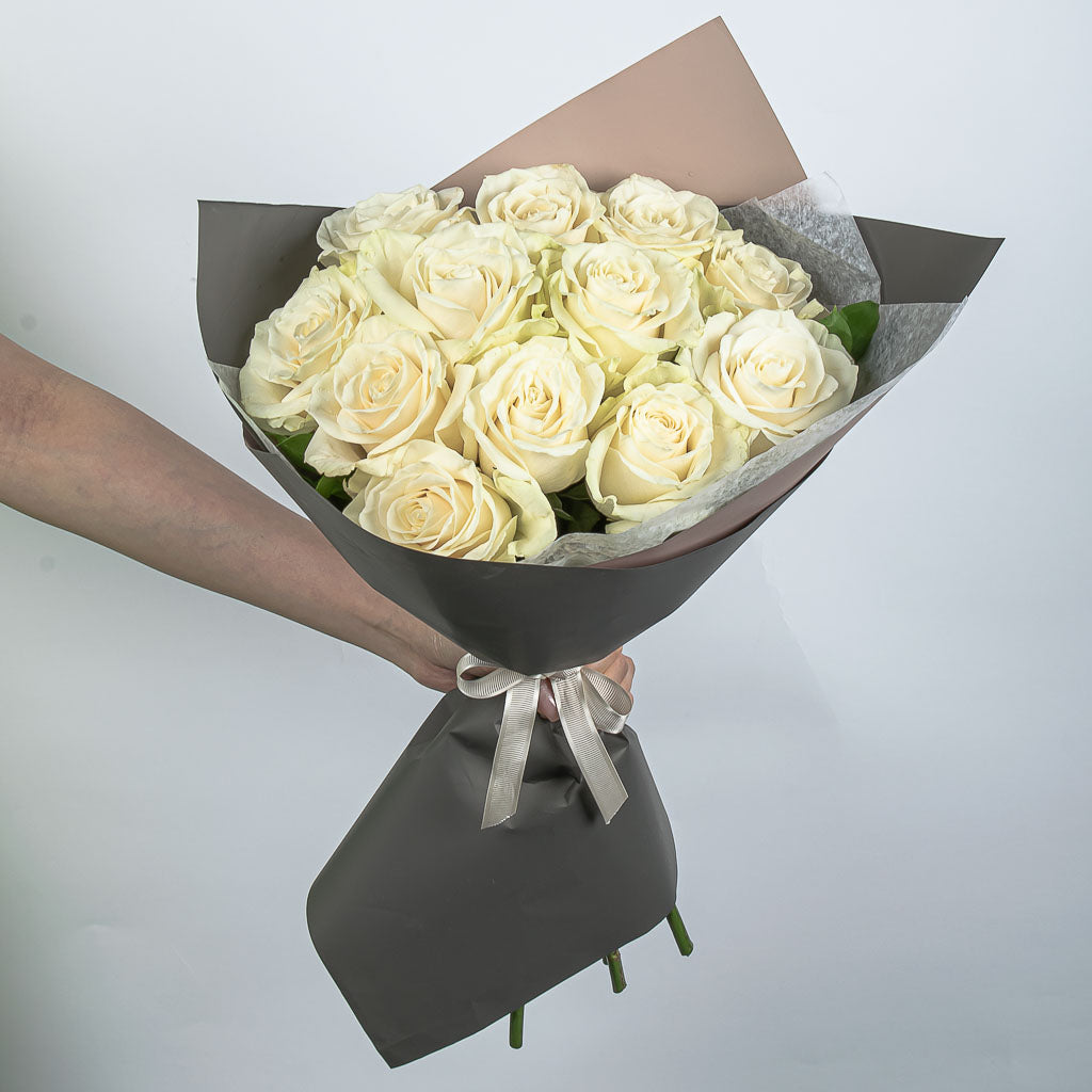 White Dozen Roses Deluxe, Sympathy Rose Bouquet, Condolence Roses - MY ...